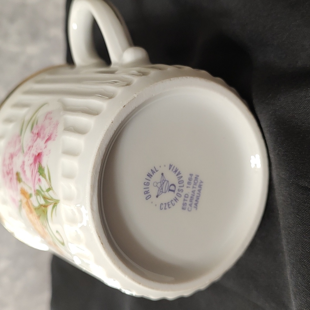 January Porcelain Collectors Cup - Picture 4 of 4